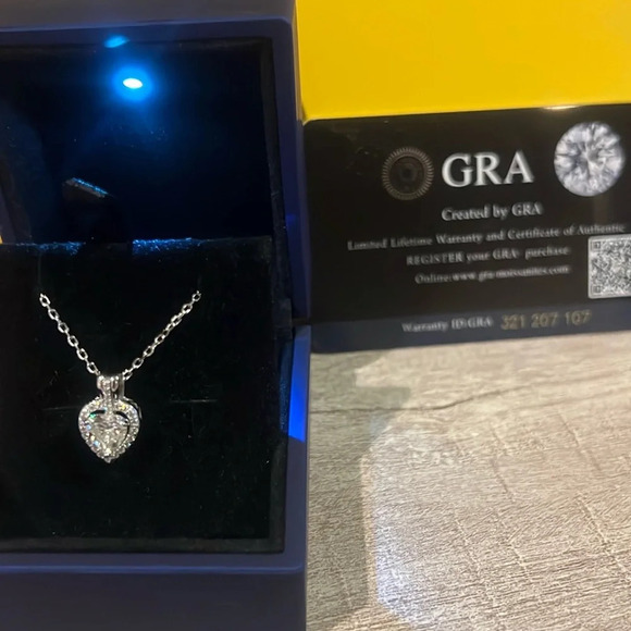 Moissanite necklace Over 1 CTW heart halo New in Box 925 Sterling Silver Color D - Picture 3 of 6